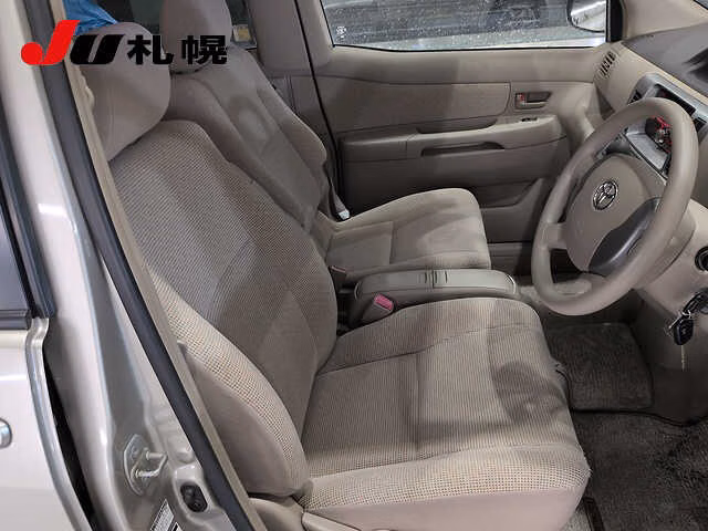 TOYOTA RAUM