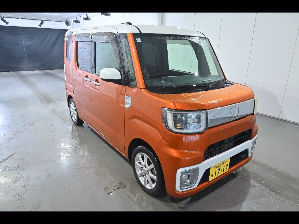 DAIHATSU WAKE