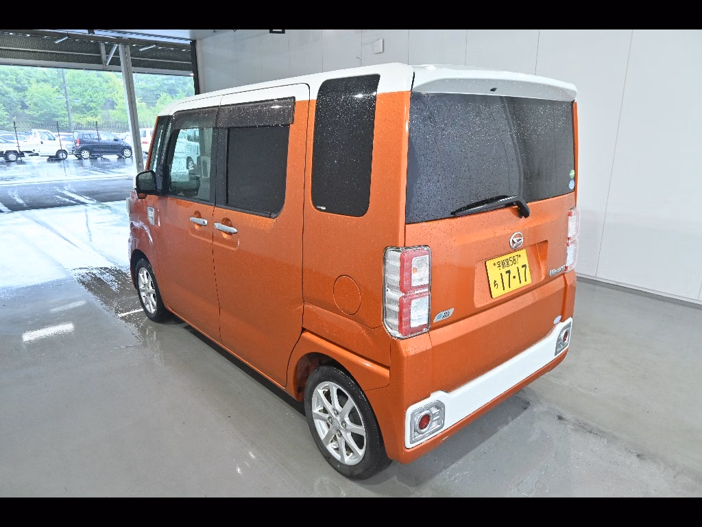 DAIHATSU WAKE