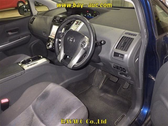 TOYOTA PRIUS ALPHA
