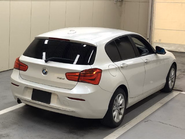 BMW 1-SERIES