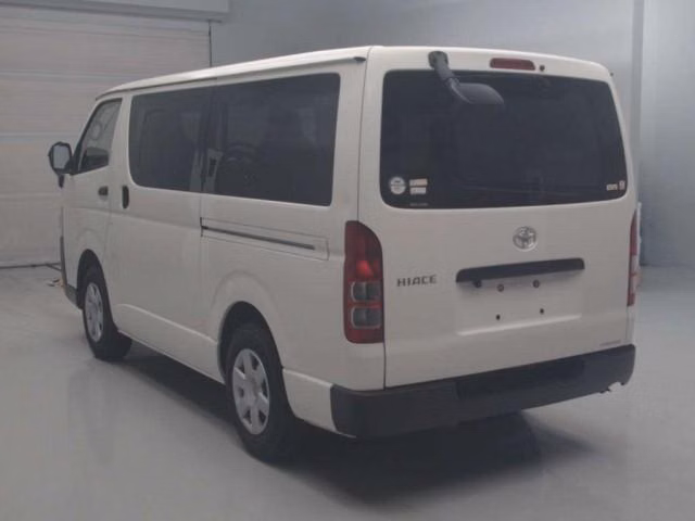 TOYOTA REGIUS ACE