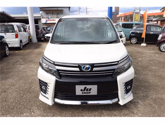 TOYOTA VOXY