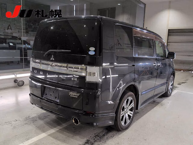 MITSUBISHI DELICA D:5