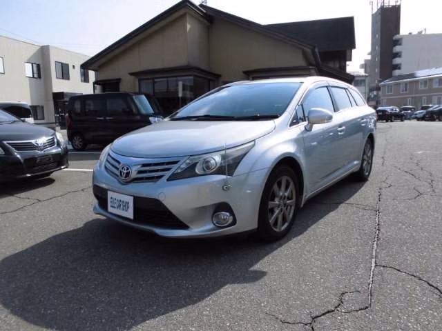 TOYOTA AVENSIS