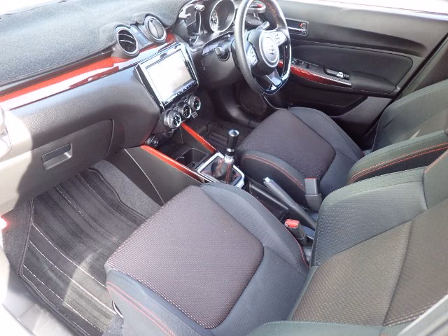SUZUKI SWIFT
