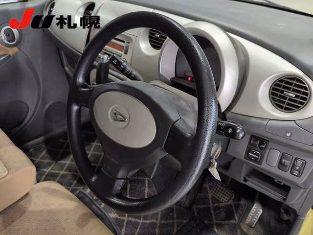 DAIHATSU MOVE LATTE