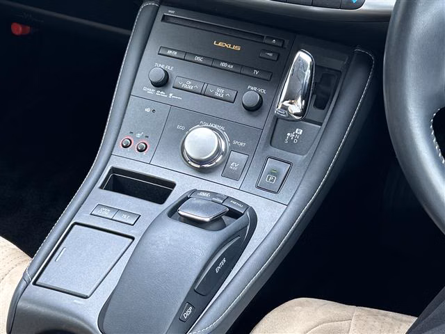 LEXUS CT200H