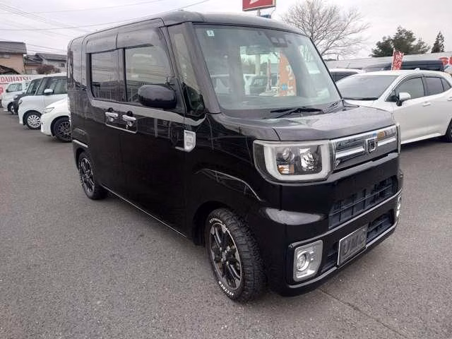 DAIHATSU WAKE