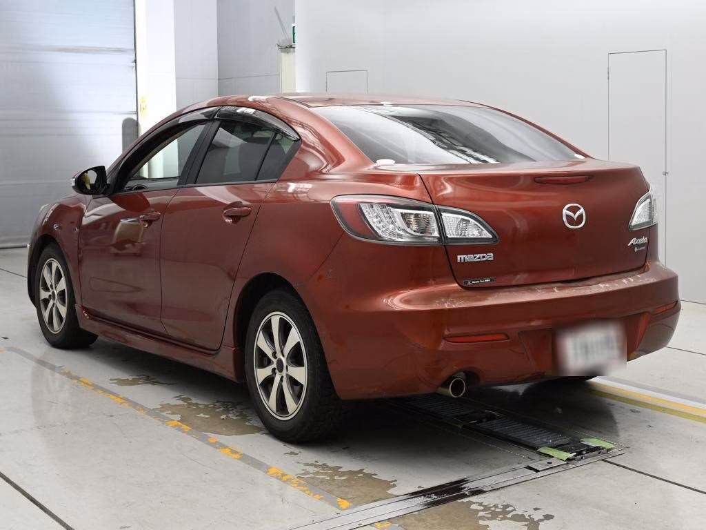MAZDA AXELA