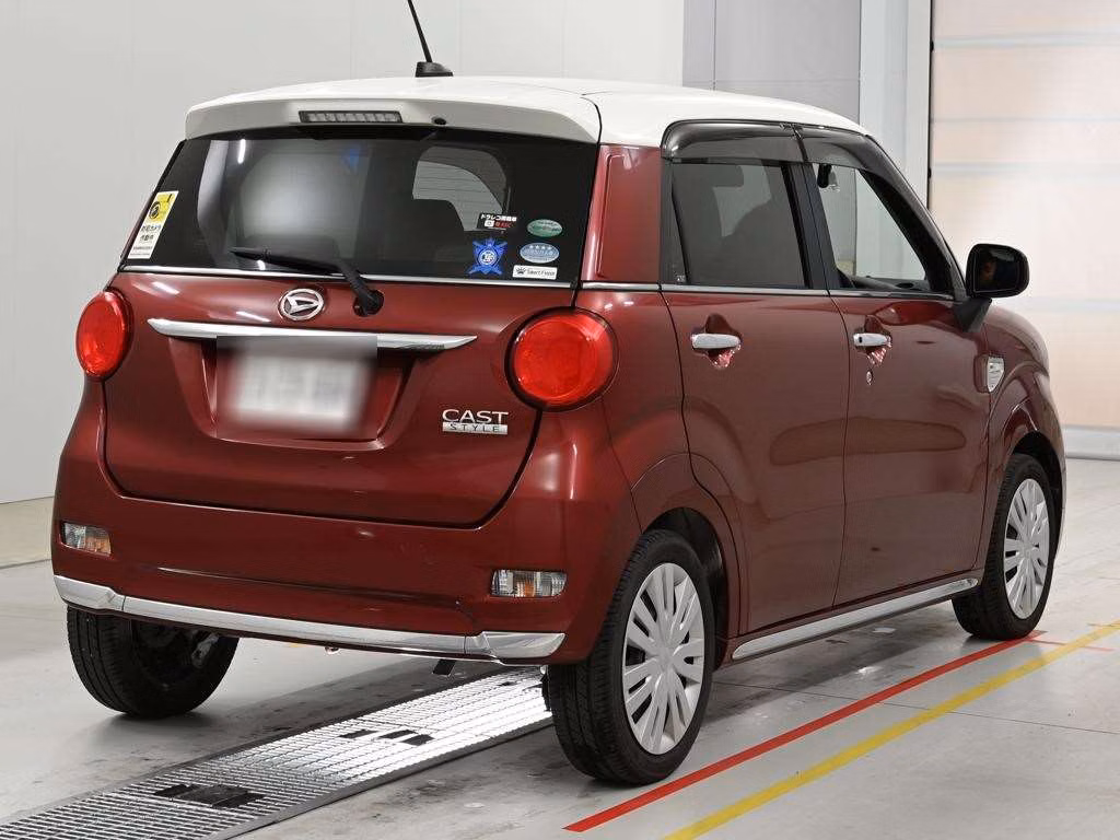 DAIHATSU CAST