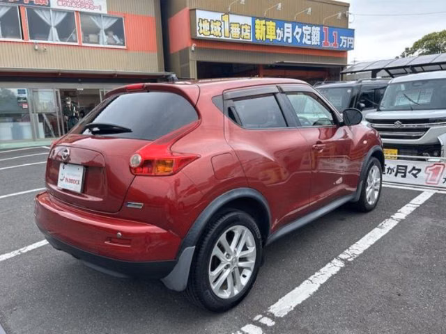 NISSAN JUKE