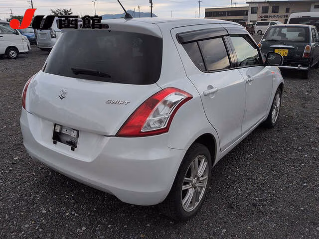 SUZUKI SWIFT