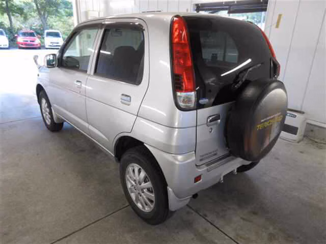 DAIHATSU TERIOS KID