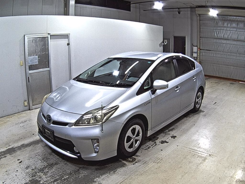 TOYOTA PRIUS