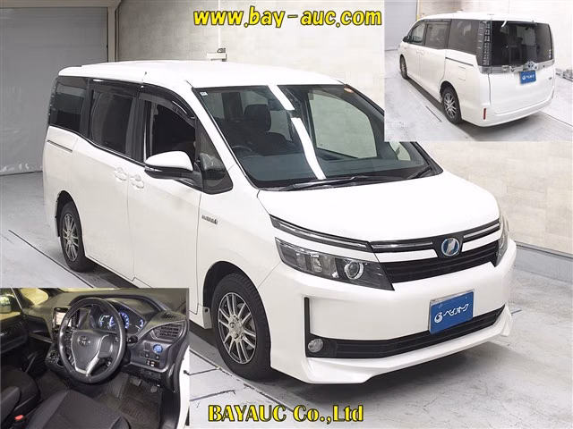 TOYOTA VOXY