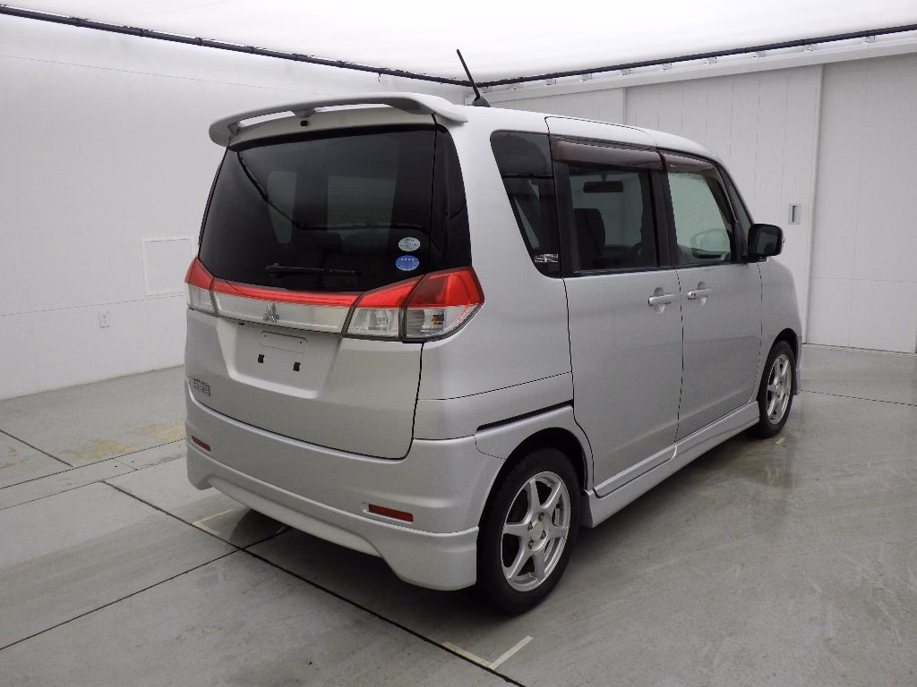 MITSUBISHI DELICA D:2