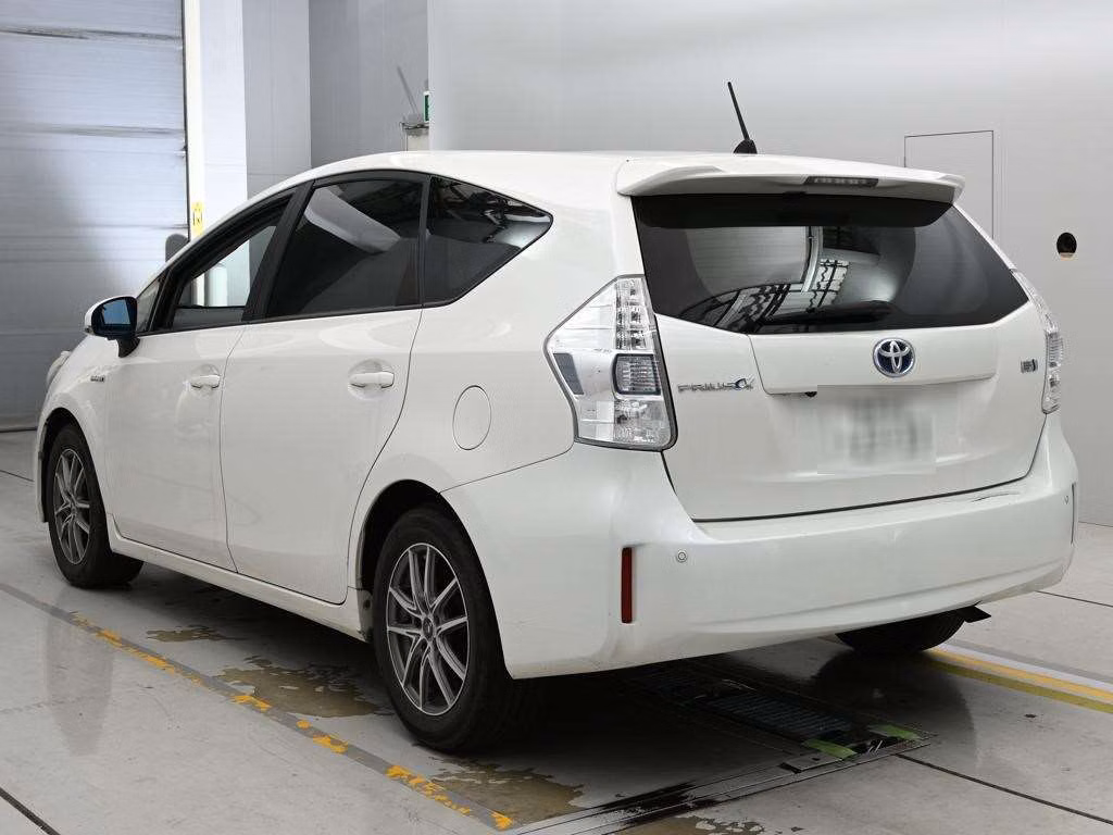 TOYOTA PRIUS ALPHA
