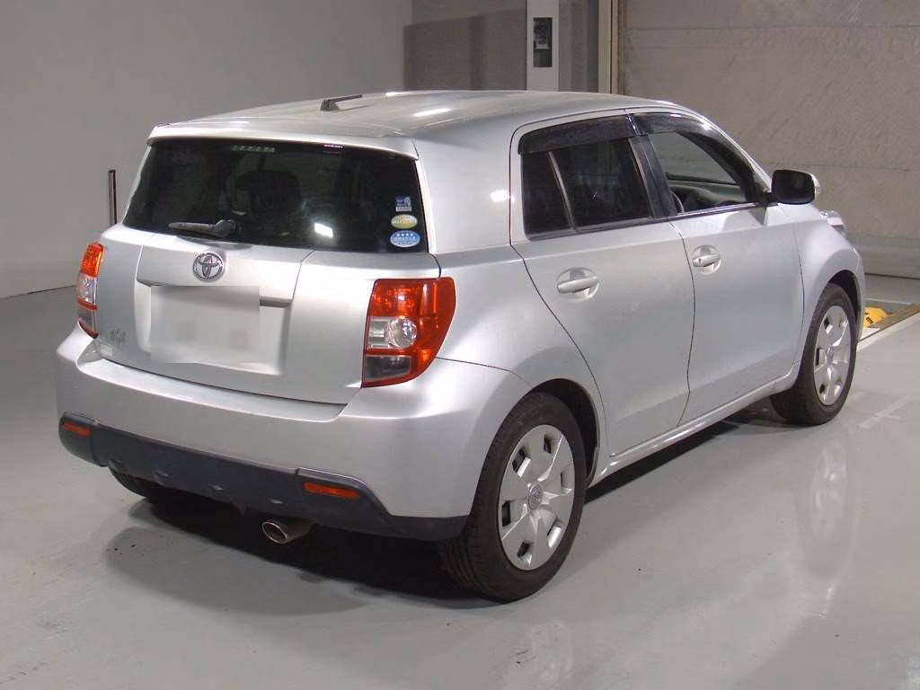 TOYOTA IST