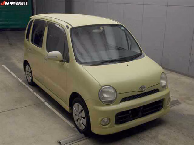DAIHATSU MOVE LATTE