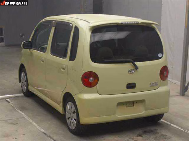 DAIHATSU MOVE LATTE
