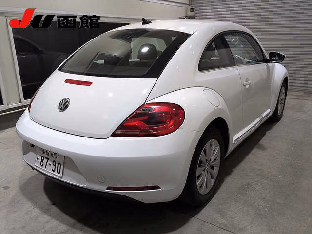 VOLKSWAGEN BEETLE