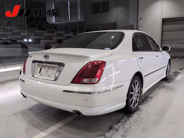 TOYOTA CROWN MAJESTA