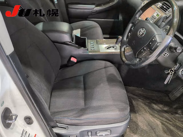 TOYOTA CROWN MAJESTA