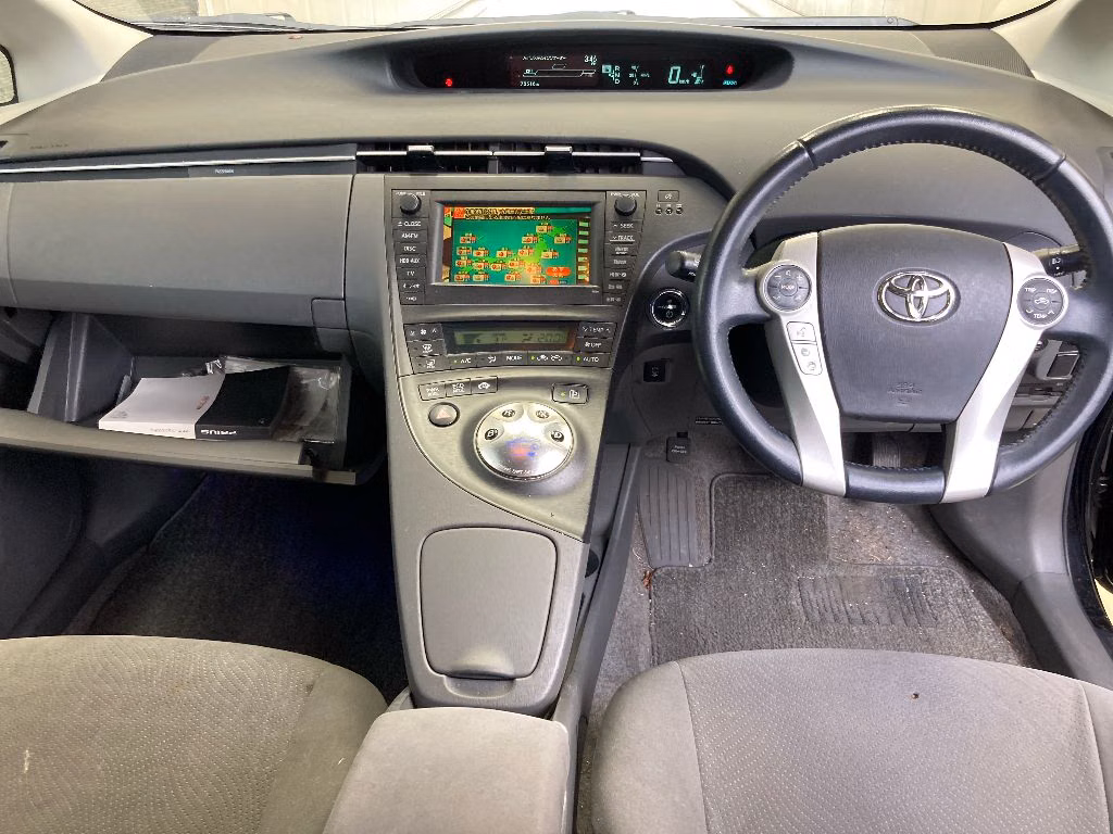 TOYOTA PRIUS