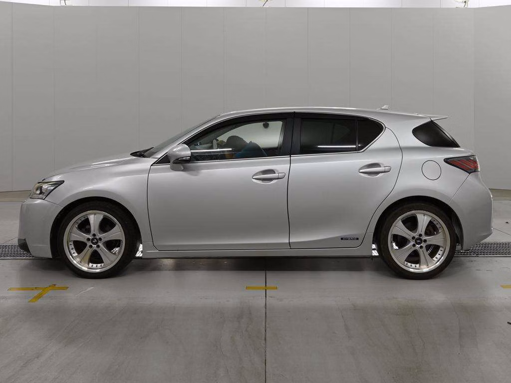 LEXUS CT200H