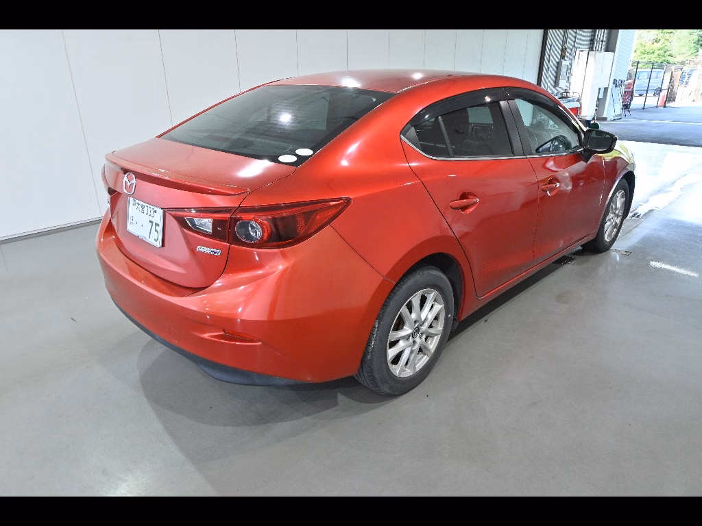 MAZDA AXELA