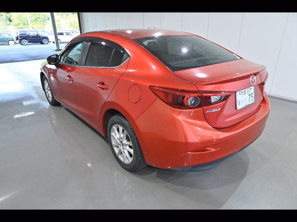 MAZDA AXELA