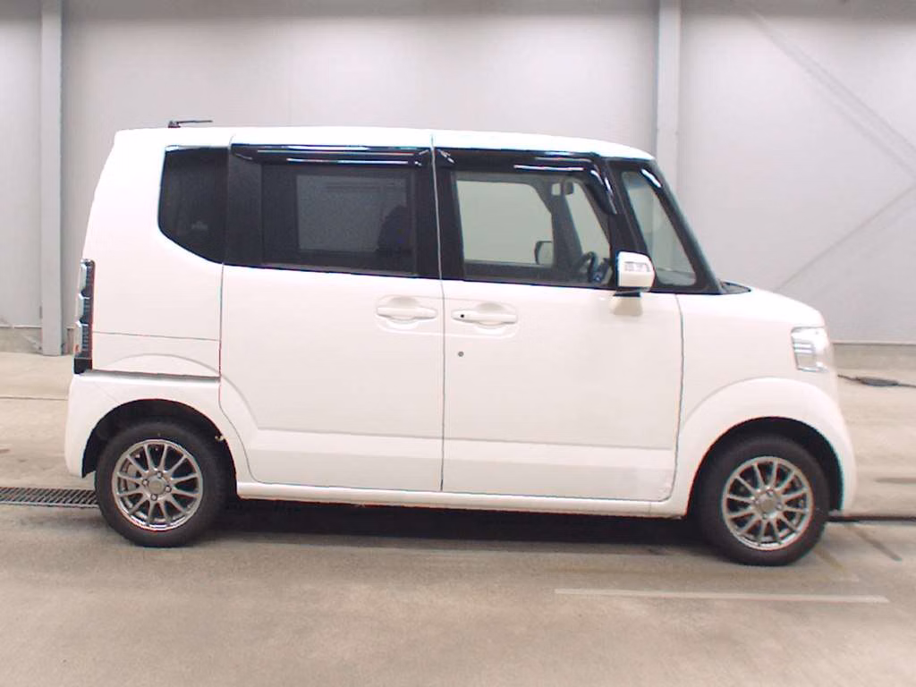 HONDA N-BOX