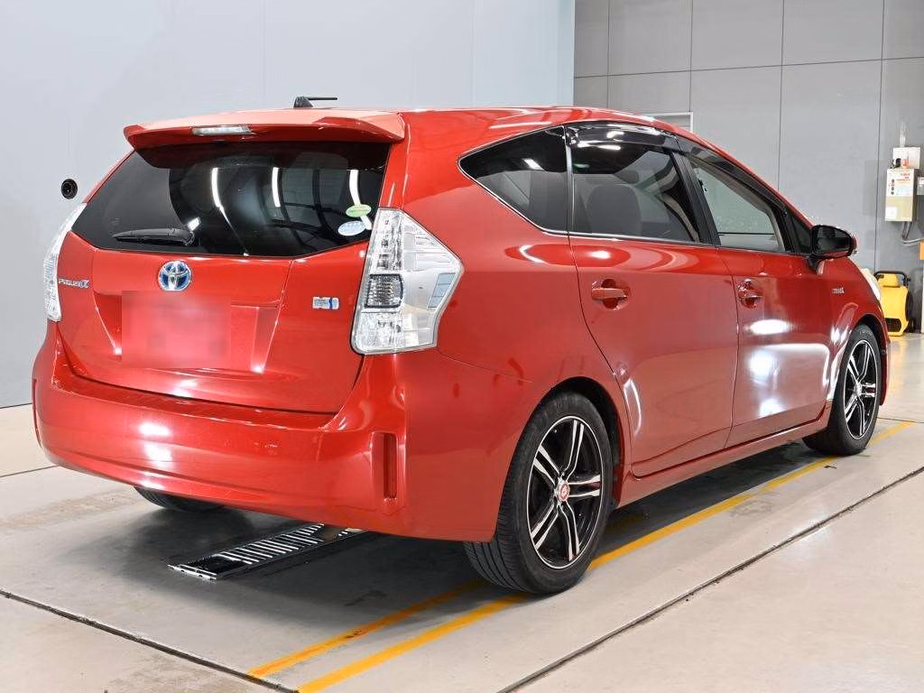 TOYOTA PRIUS ALPHA