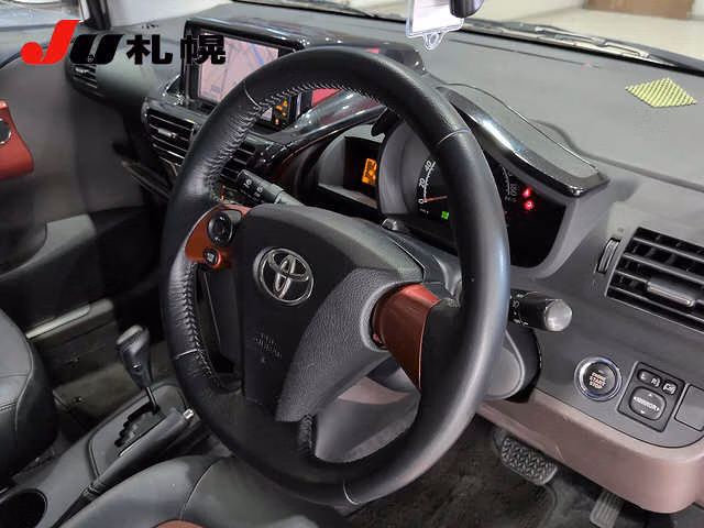 TOYOTA IQ