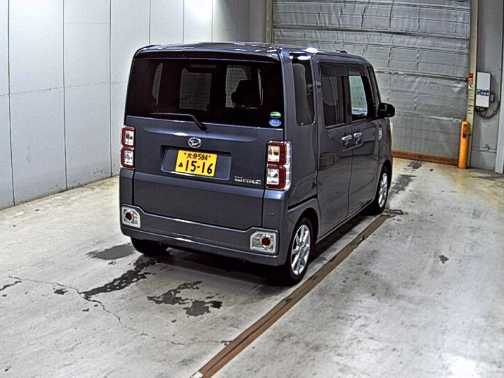 DAIHATSU WAKE
