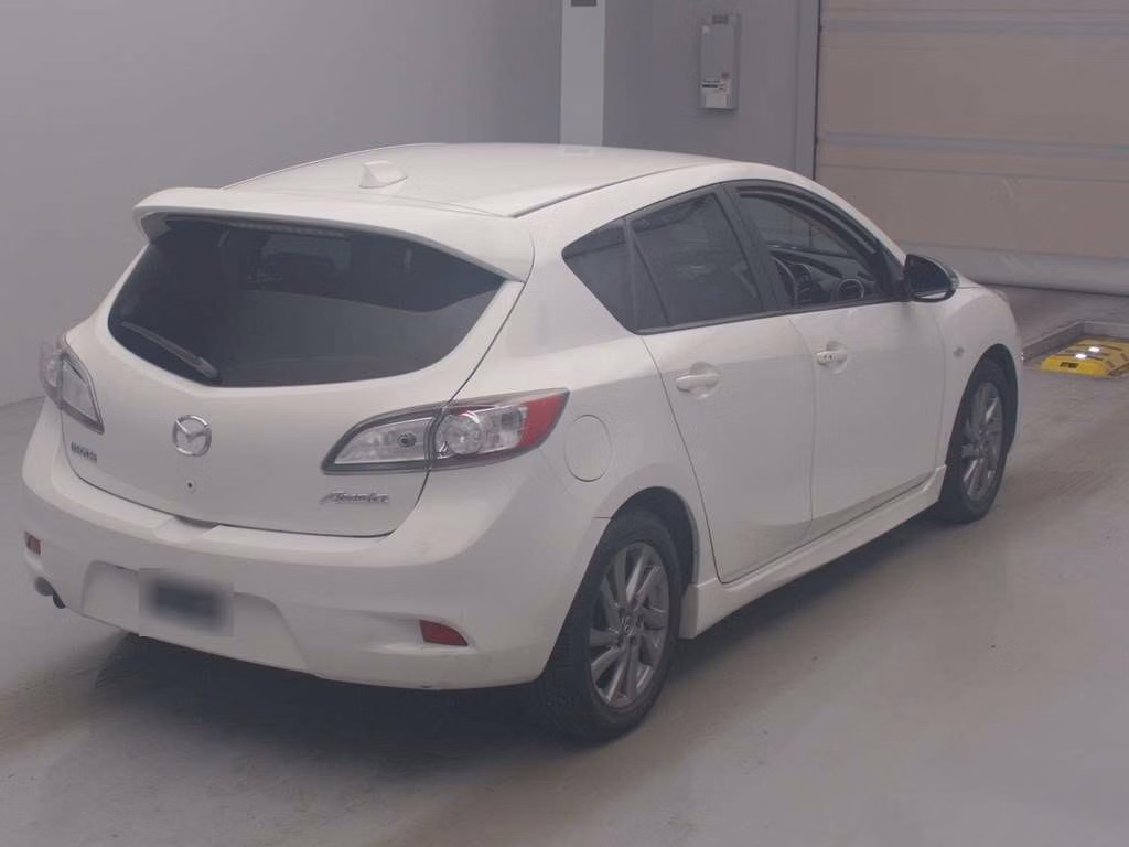 MAZDA AXELA