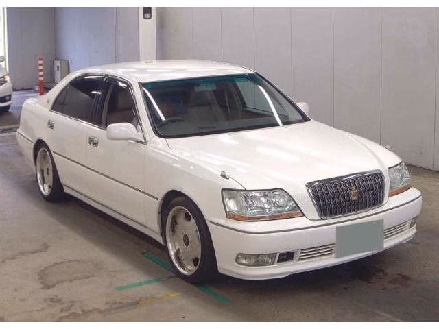 TOYOTA CROWN MAJESTA