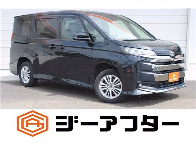 TOYOTA NOAH