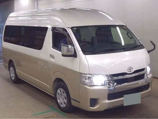TOYOTA HIACE
