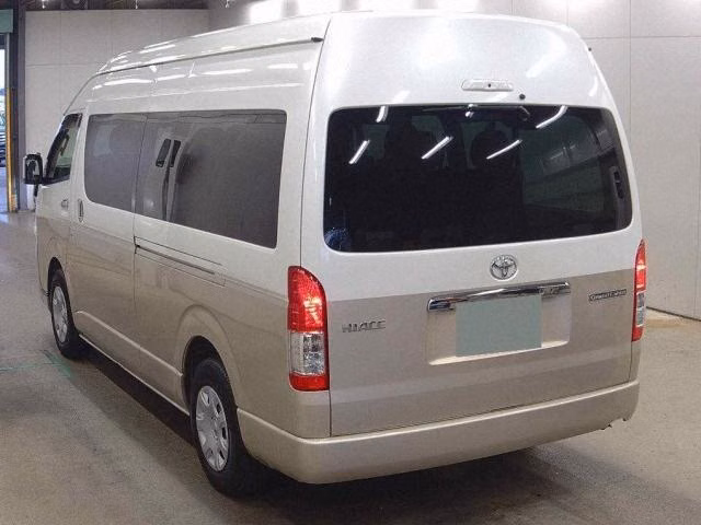 TOYOTA HIACE