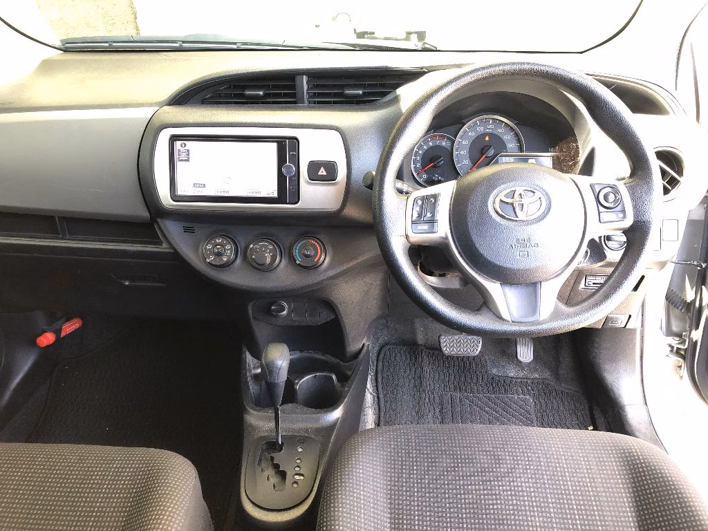 TOYOTA VITZ