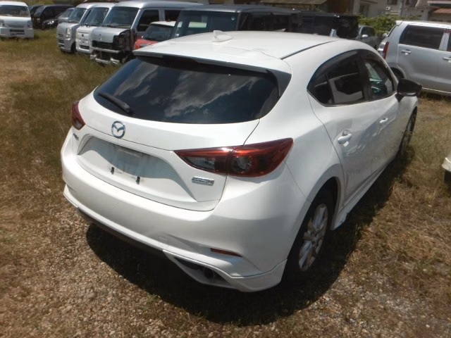 MAZDA AXELA