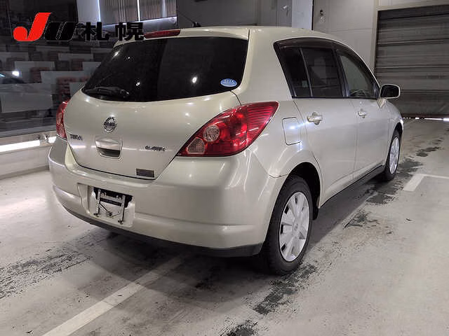 NISSAN TIIDA