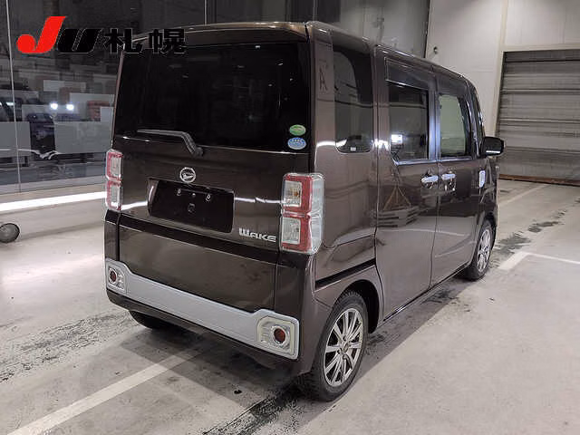 DAIHATSU WAKE