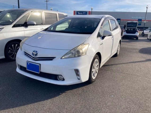TOYOTA PRIUS ALPHA