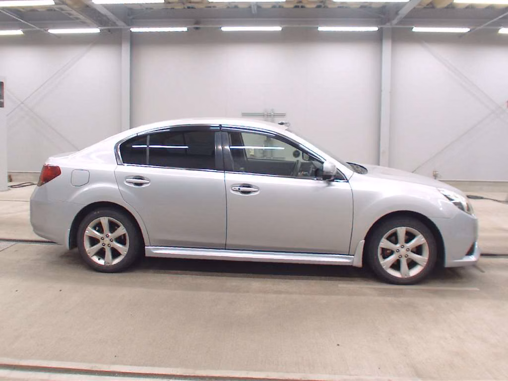 SUBARU LEGACY B4