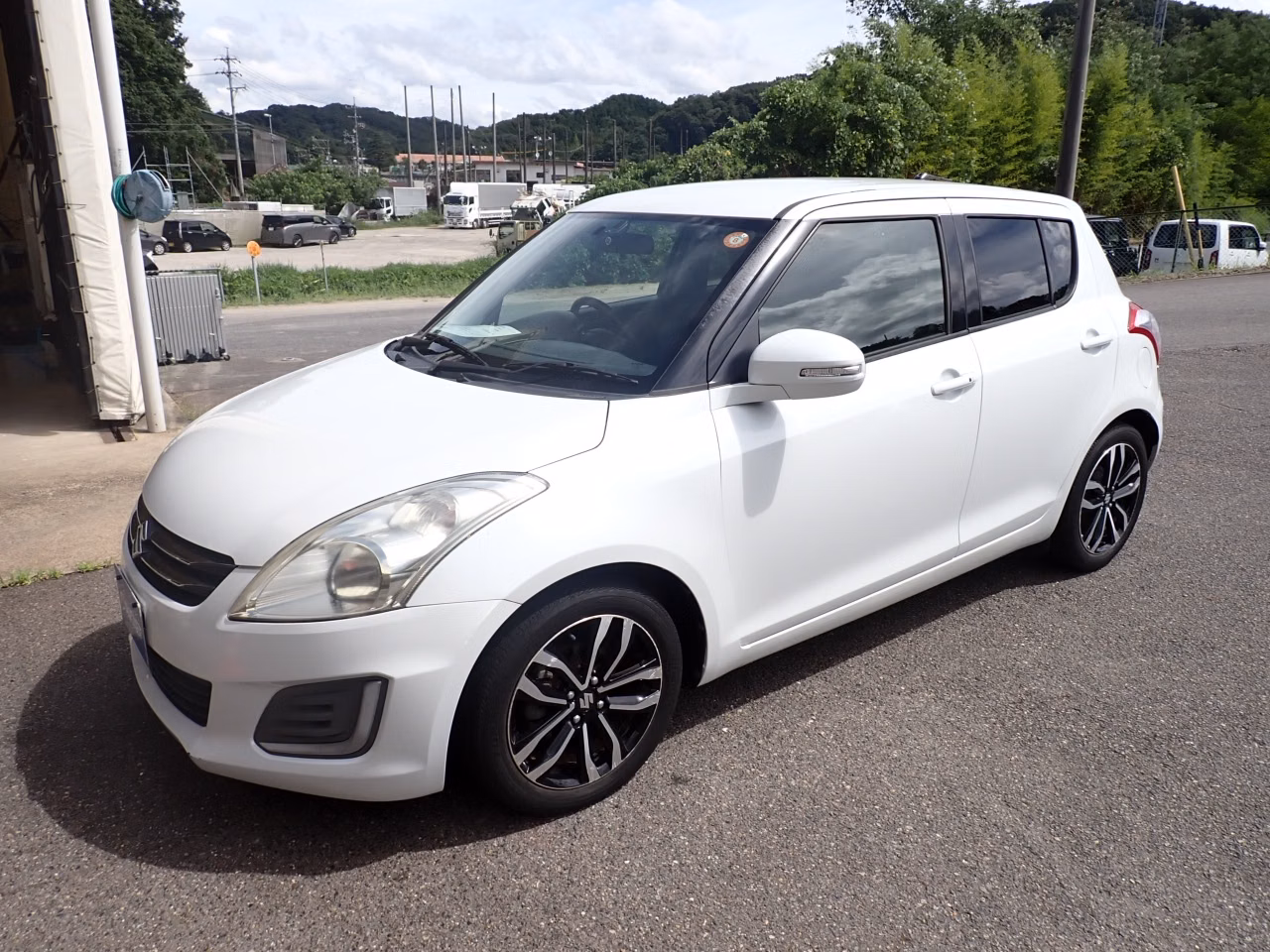 SUZUKI SWIFT