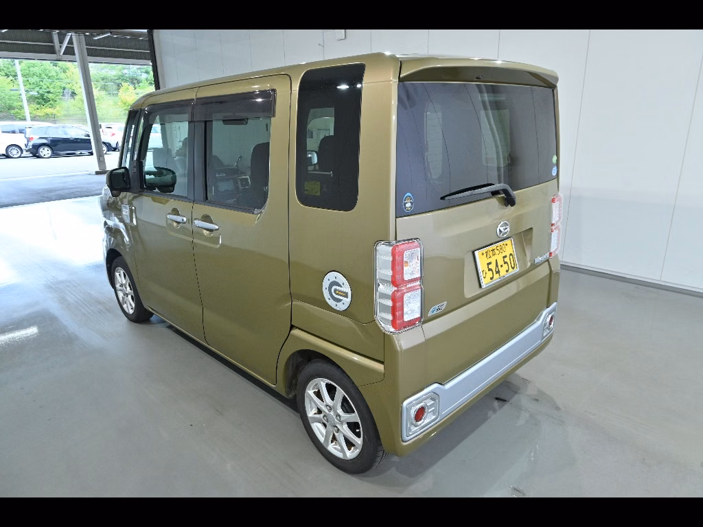 DAIHATSU WAKE