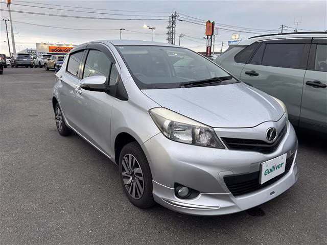 TOYOTA VITZ